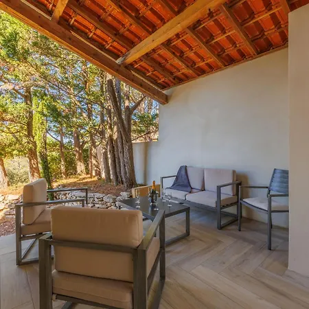 Les Garrigues D'ozilhan By Interhome *